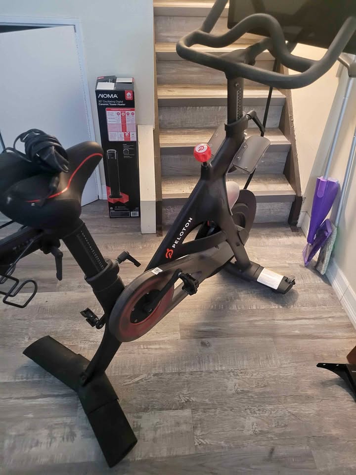 Peloton Bike - Fully Working and Tested - Delivery Within 100km Included - Improved Seat Installed