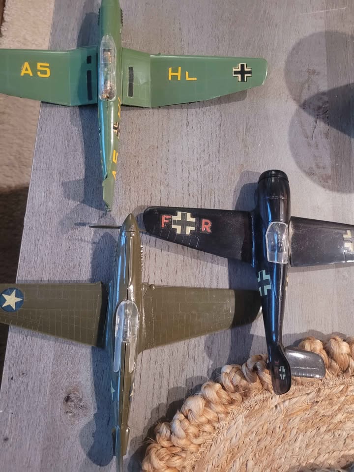 Model Airplanes and Older Toys - As a Lot